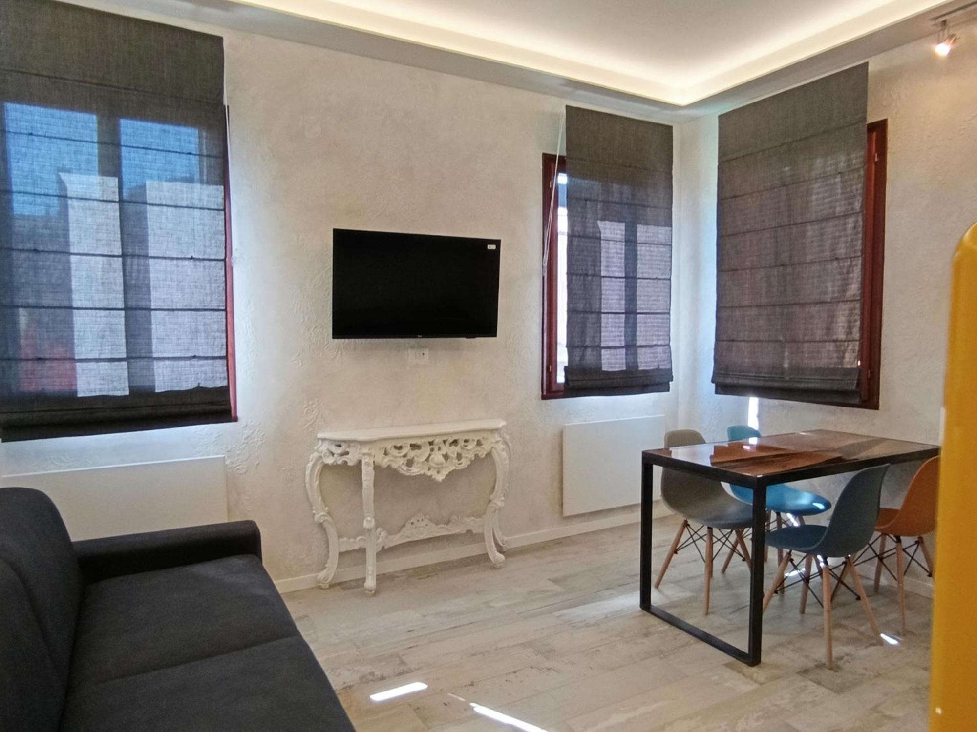 Luxury Apartments Riva Vena Кьоджа Экстерьер фото